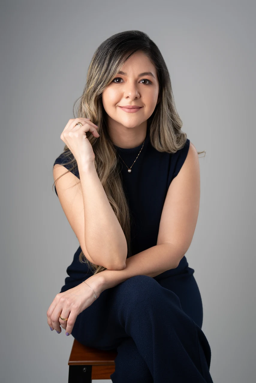 Dra. Kamilla Bastos em seu consultório